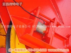 武漢港機(jī)佛山中外運(yùn)門機(jī)J安裝Z柱式傳感器