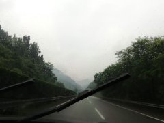 與愛同行，照亮你我前進(jìn)的方向