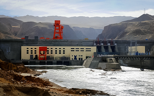 高原班多電站門(mén)機(jī)抓梁的奇遇